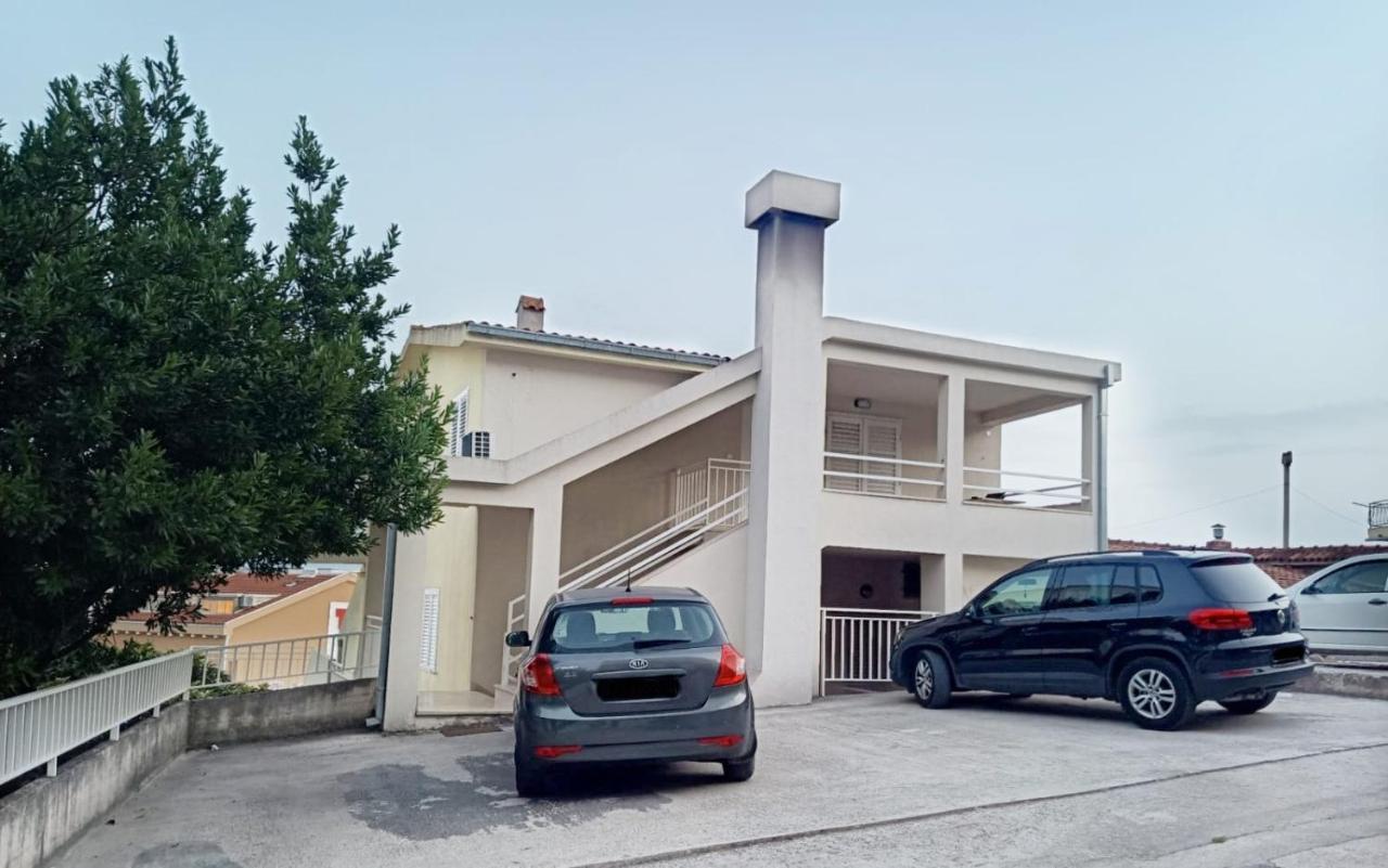 Apartman Lux Макарска Экстерьер фото