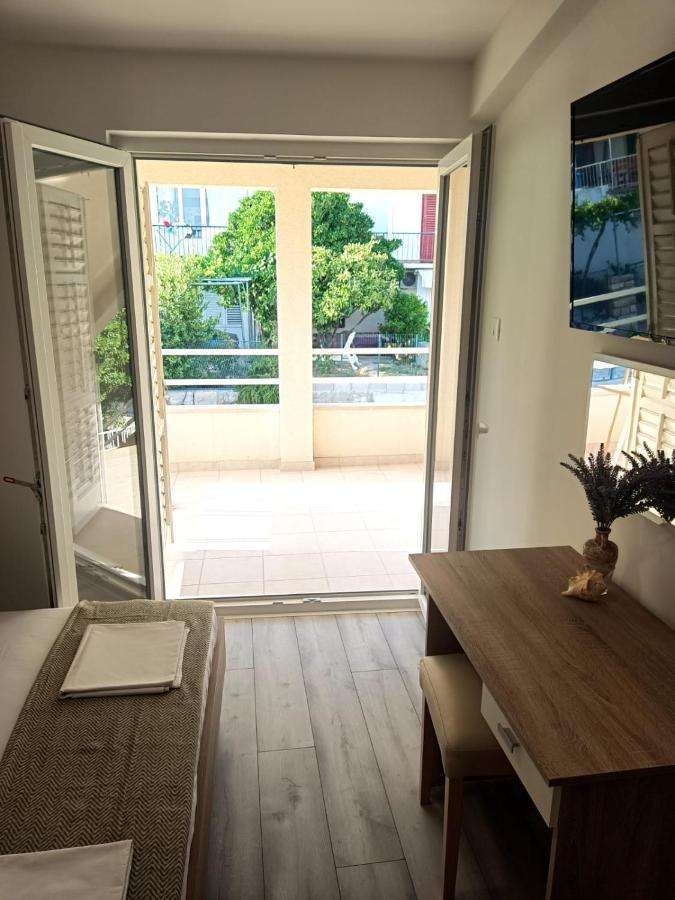 Apartman Lux Макарска Экстерьер фото