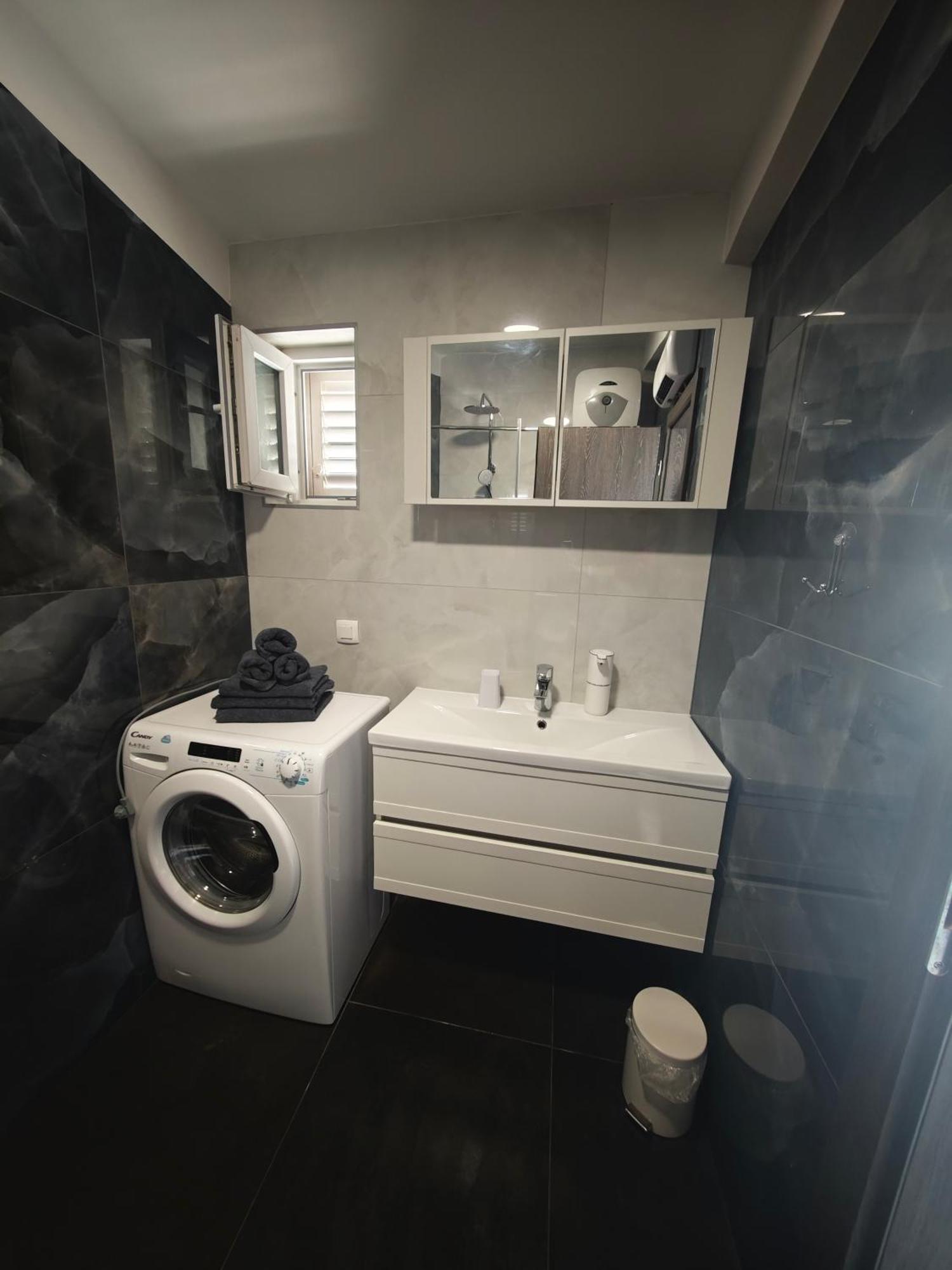 Apartman Lux Макарска Экстерьер фото